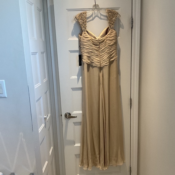 Franscara evening gown - Picture 3 of 9